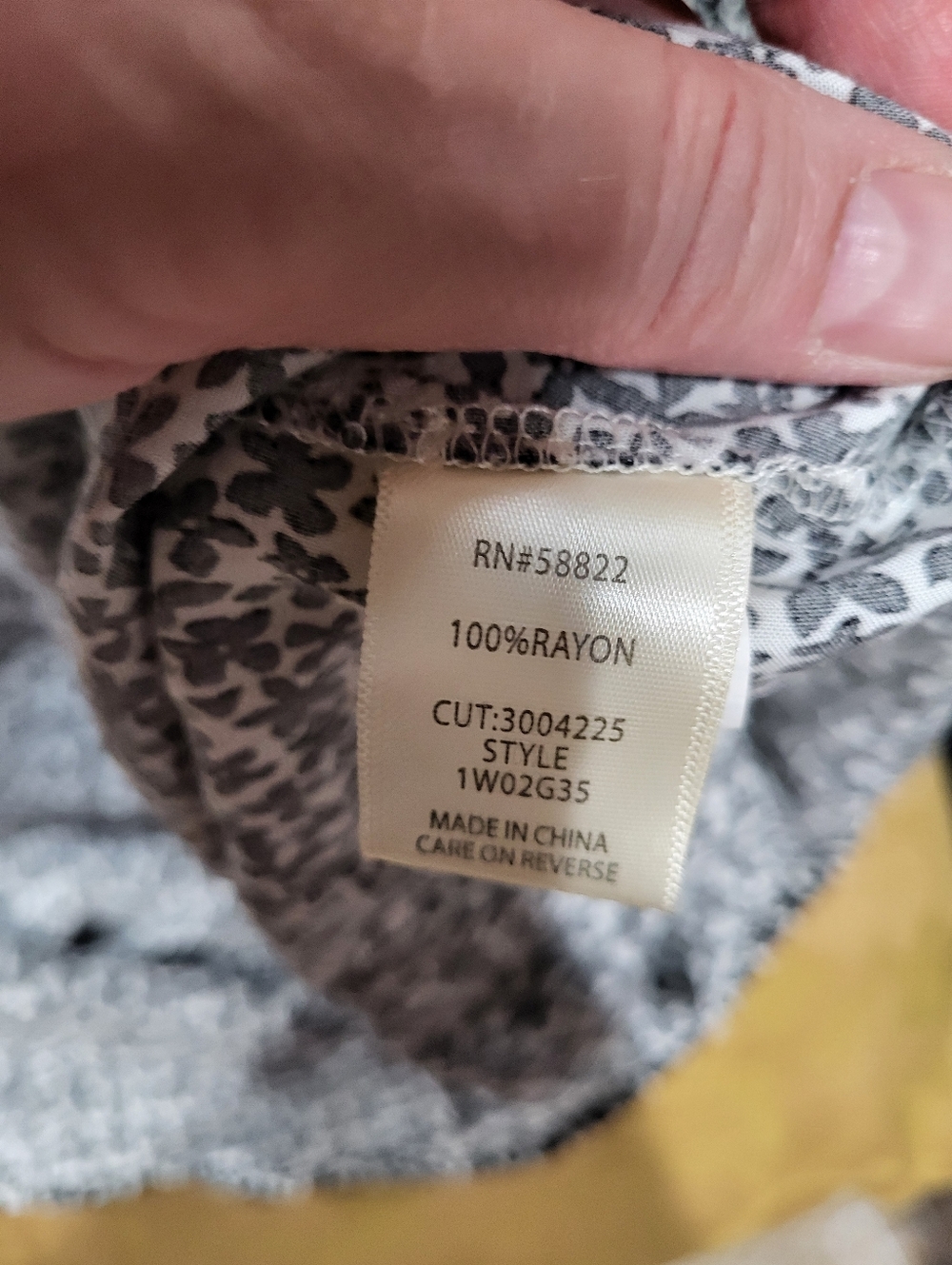 Max Studio Black & White Floral Puff Sleeve Top - Picture 4 of 5